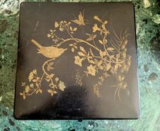 Victorian french chinoiserie keepsake lidded box with red interior