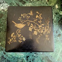 Victorian french chinoiserie keepsake lidded box with red interior