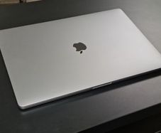 MacBook Pro 16 inch i7 Laptop Notebook 512GB 16GB Ram