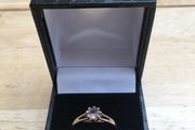 9ct Yellow Gold Solitaire Ring