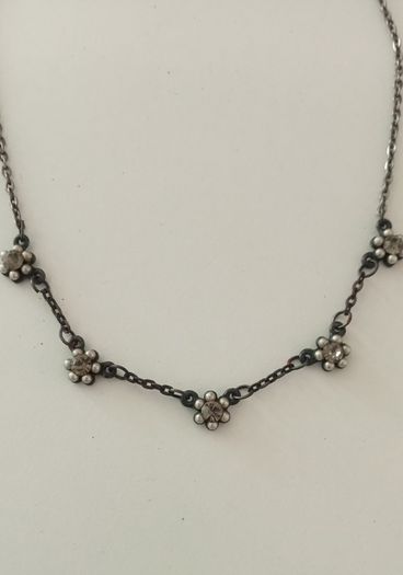 Pretty Necklace with Beaded Flowers