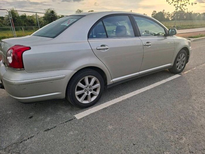 Toyota avensis 1.6 petrol,  2007