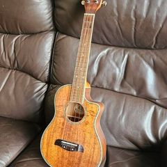 Oscar Schmidt OU6LCE Ukulele with case