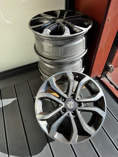 Mercedes C-class R17 Alloys