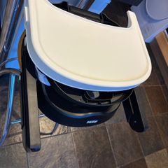 Nuby table booster seat with removable tray