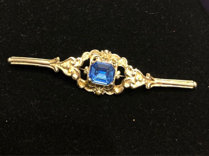 brooch