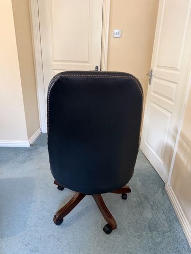 Vintage Chesterfield Leather Executive Swivel Captain Chair