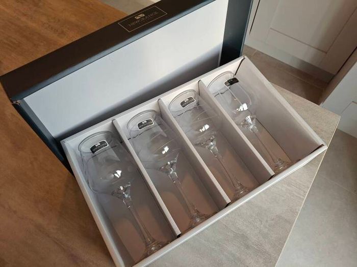 Wine Glass Set