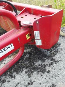 Nugent soft hands bale lifter