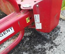 Nugent soft hands bale lifter