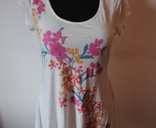 Longer line cream floral top size UK10/12 EU38/40 Postage included