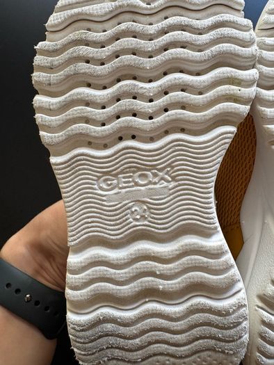 Toddler shoes - size 24