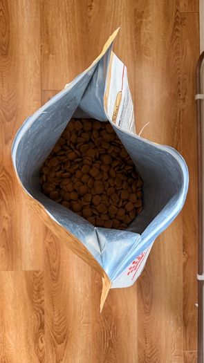 Royal Canin Golden Retriever 12kg bag opened