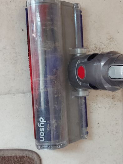 DYSON CYCLONE Vacuum Cleaner, excellent battery and in very good condition