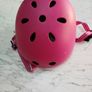Microscooter helmet in pink Image 2