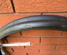 Giant Gavia course 28c tubeless tires