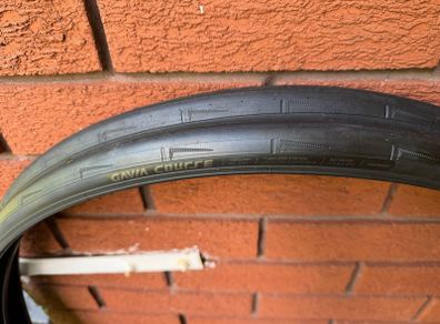 Giant Gavia course 28c tubeless tires