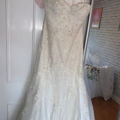 Berketex wedding dress - Size 16 - New