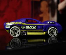 Hollowback ! TREASURE HUNT ! from HW Glow Wheels Series ! 2004 ! Mattel ! Hot Wheels !
