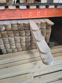 5 ft round top pickets 4inch