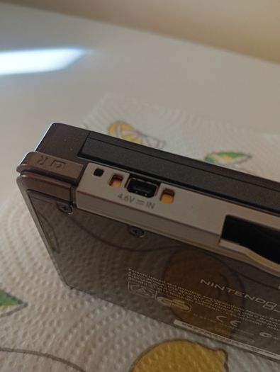 Original 3DS console (partially faulty)