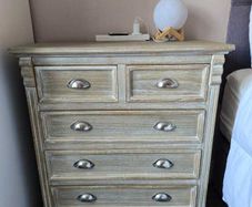 Chest of drawers