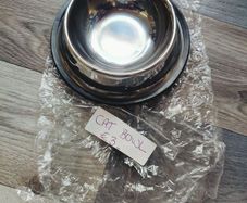 Cat bowl, new.