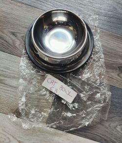 Cat bowl, new.