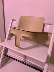 Stokke Tripp Trapp high Seat with baby set and harness