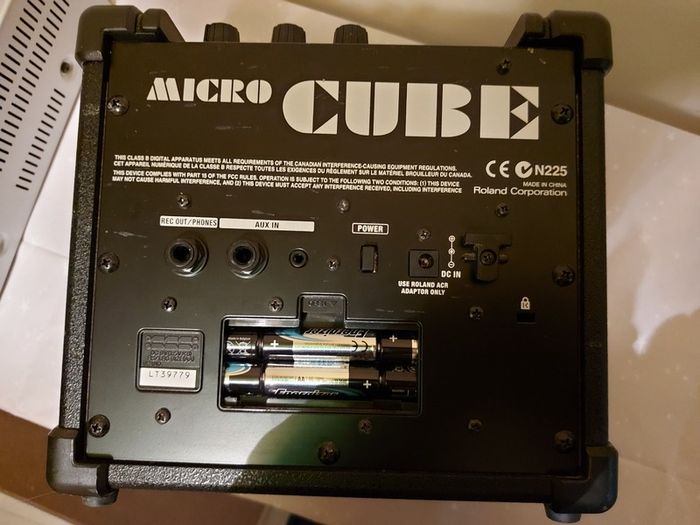 Roland Micro Cube Guitar Amplifier, in excellent condition