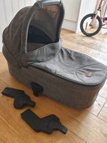 Mamas & Papas Flip XT- Grey Carrycot