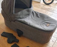 Mamas & Papas Flip XT- Grey Carrycot