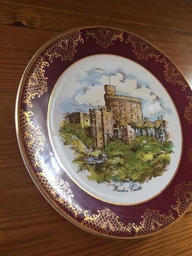 Royal Falcon Windsor Castle Plate