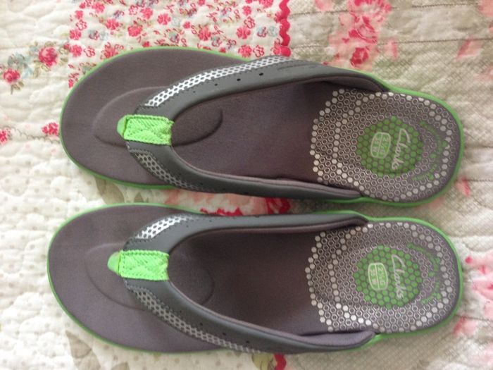 Clarks Flip Flops