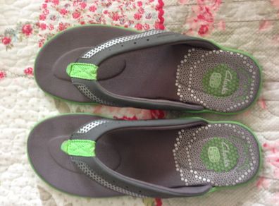 Clarks Flip Flops
