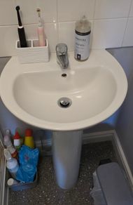 Bathroom Sink, Full Pedestal, Single Mixer Tap