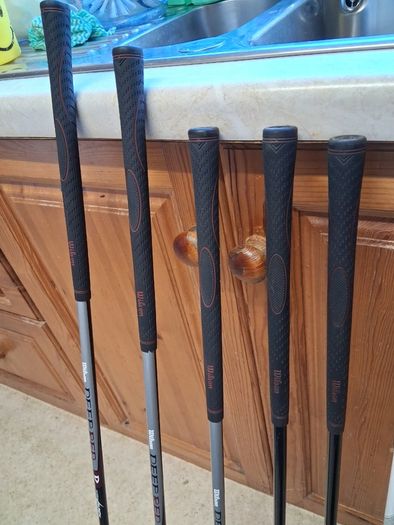 Golf clubs.Set Of Wilson Right Handed Golf Clubs For A 12 To 14 Year Old. Collect In Dublin Or Receive Via Post.