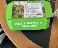 Minecraft magnetic building blocks