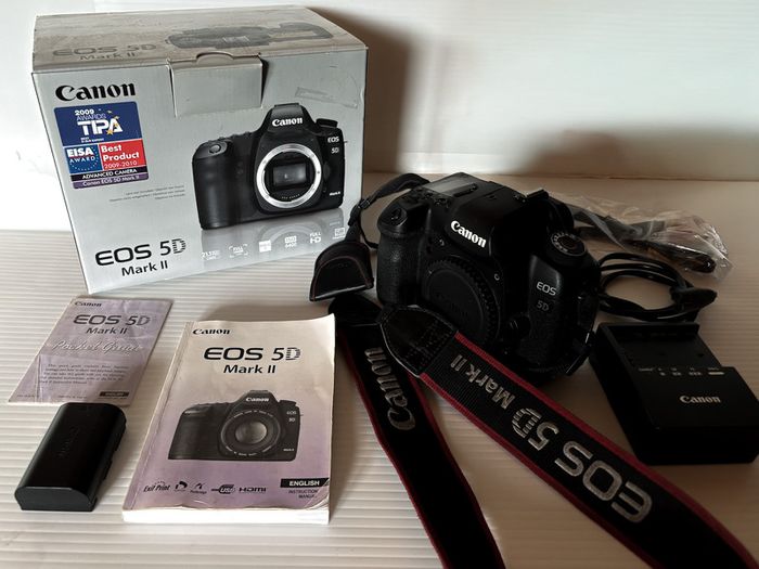 Canon EOS 5D Mark II (Low Shutter Count 31k)  Excellent Condition
