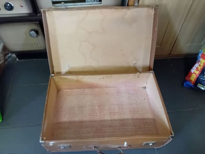 old suit case