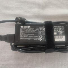 Toshiba 75W adapter