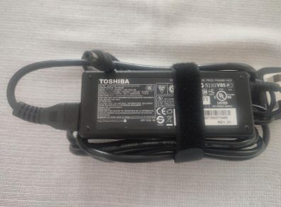 Toshiba 75W adapter