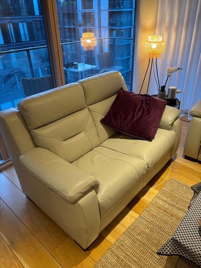 Leather reclinable couch