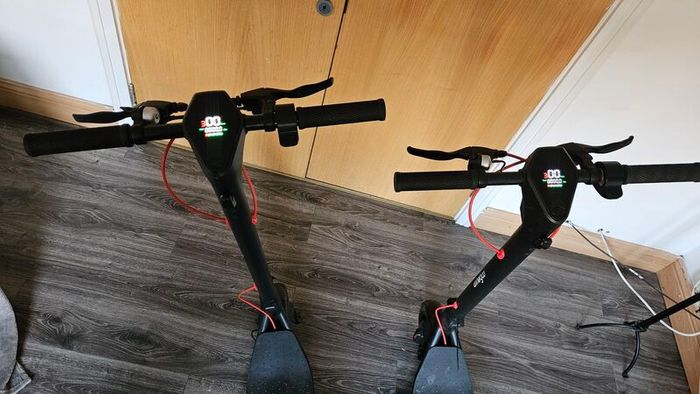 2 X Windgoo M20 electric scooters