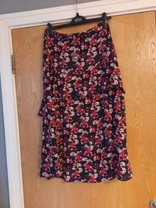 Dunnes Stores  Gallery   Skirt.  S.12. B.N.W.T