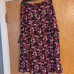 Dunnes Stores  Gallery   Skirt.  S.12. B.N.W.T