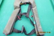 XM Quickfit - Self Inflating Life Vest