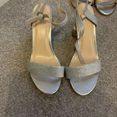 ladys shoes 20 each