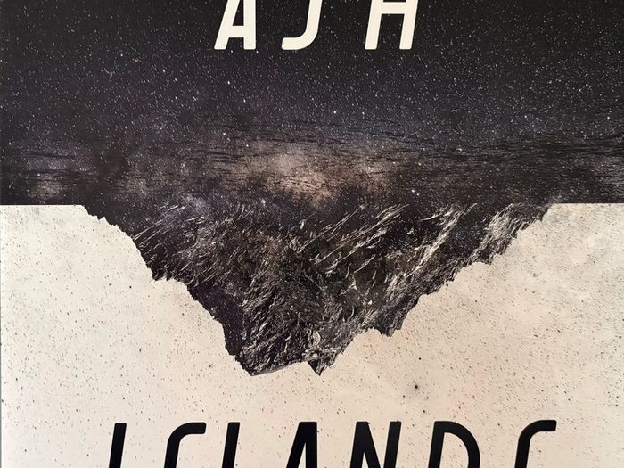 Ash - Islands. Played twice and like new. Gatefold sleeve with insert and printed inner sleeve.