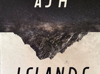 Ash - Islands. Played twice and like new. Gatefold sleeve with insert and printed inner sleeve.